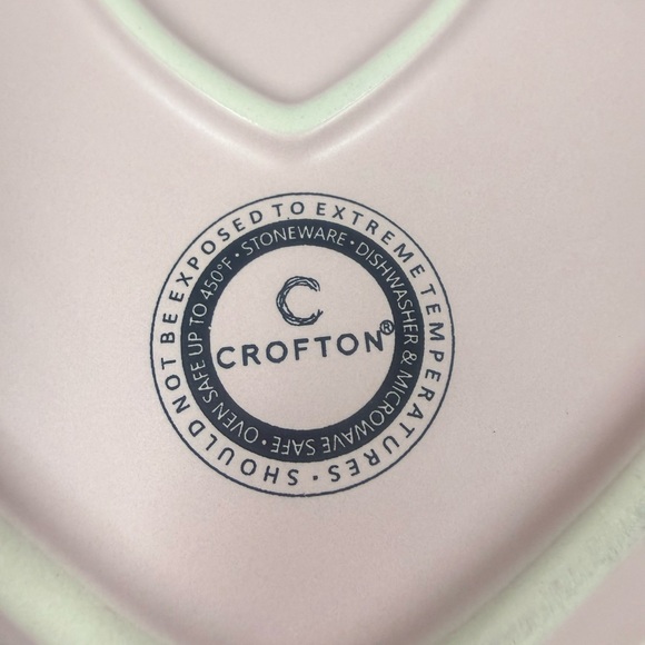 Croton Pink Heart-Shaped Scalloped Pie Dish - Picture 4 of 4